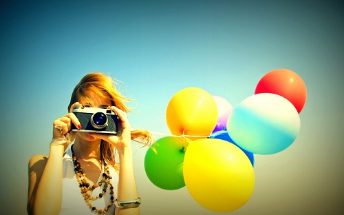mood-girl-with-camera-and-balloons-wallpaper
