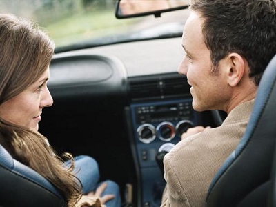 cute-couple-in-car-512x384-2426