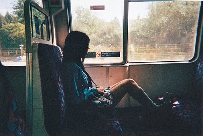 bus-girl-pretty-train-Favim.com-188578