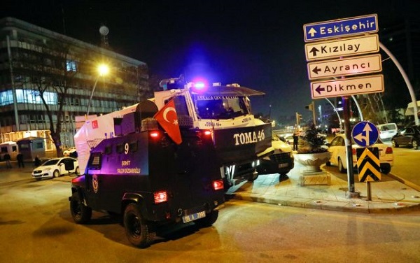 Turkish police secure the area near an art gallery where the Russian Ambassador to Turkey Andrei Karlov was shot in Ankara, Turkey, December 19, 2016. REUTERS/Umit Bektas